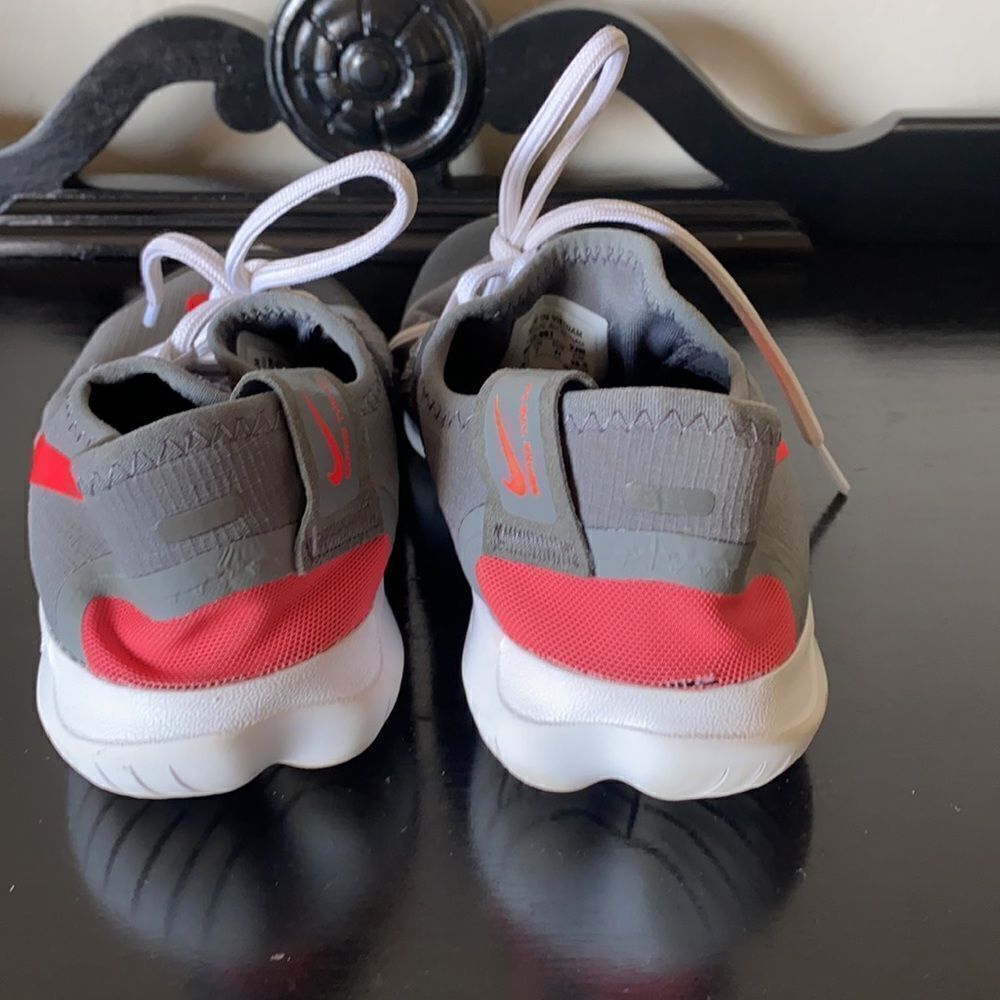Nike Running Shoes - Picture 3 of 8